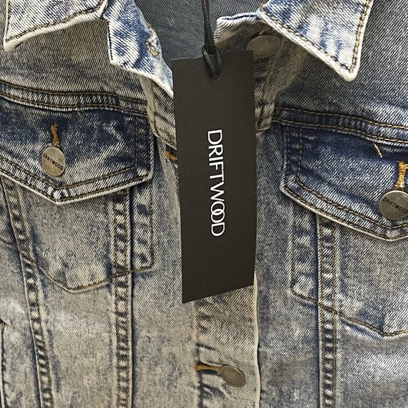 Driftwood Women's Light Wash Patchwork Cropped Button-Front Denim Jacket - Picture 10 of 10